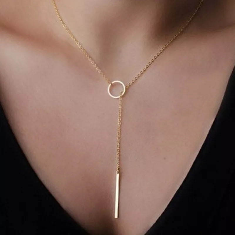 Varios collares delicados