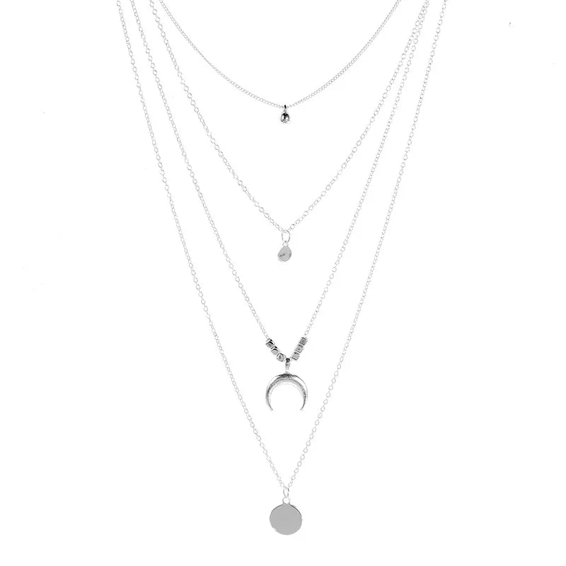 Varios collares delicados