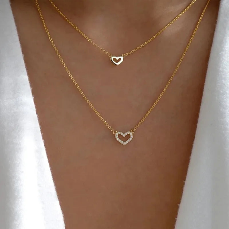 Varios collares delicados