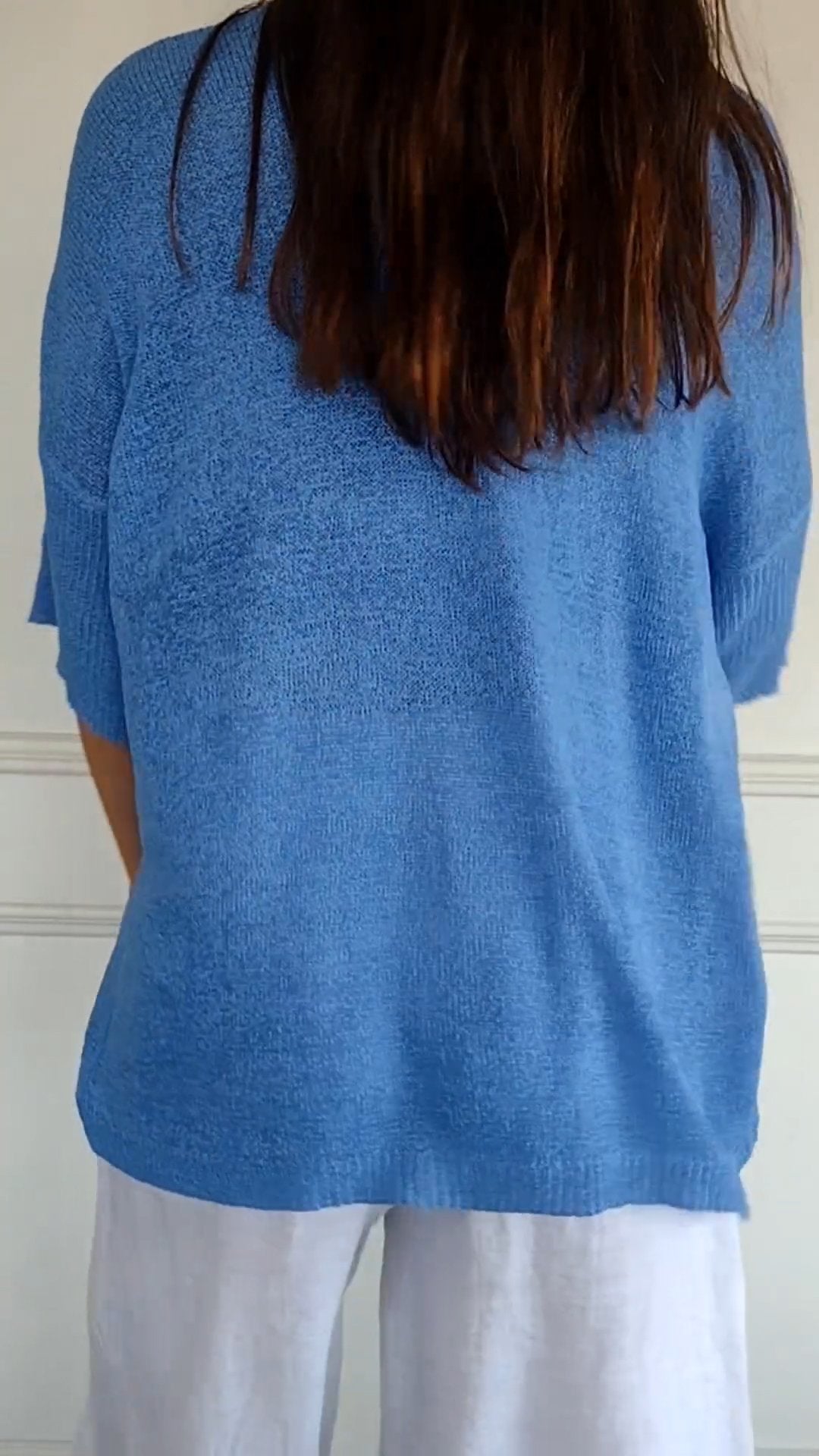 Top de punto con cuello en V AuraLuxe