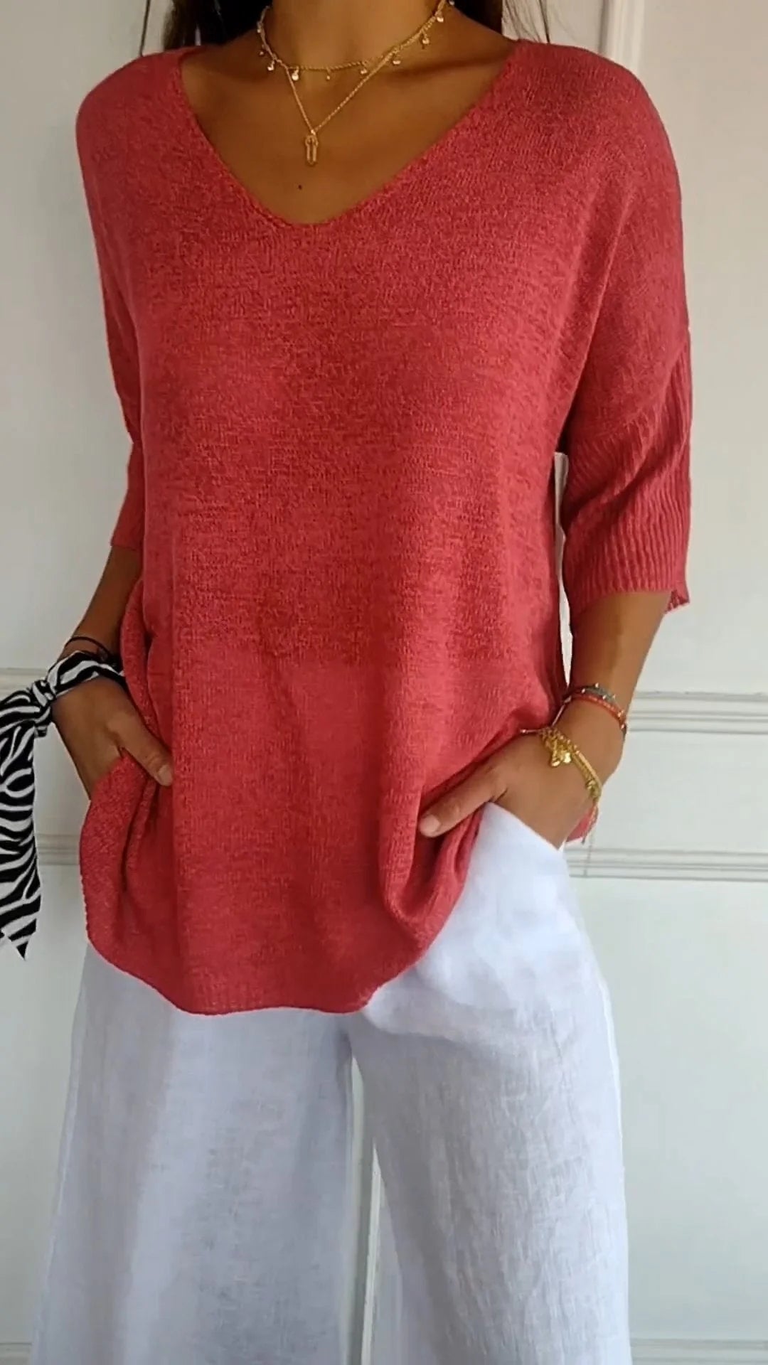 Top de punto con cuello en V AuraLuxe