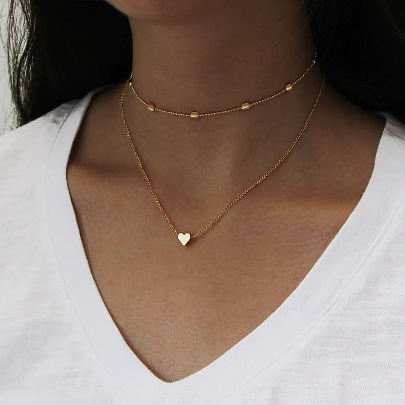 Varios collares delicados 