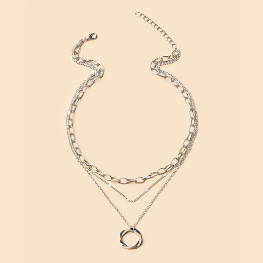 Varios collares delicados 