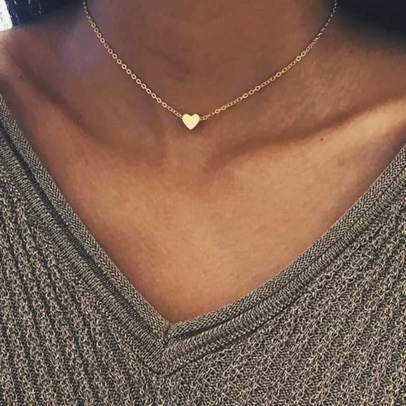 Varios collares delicados 